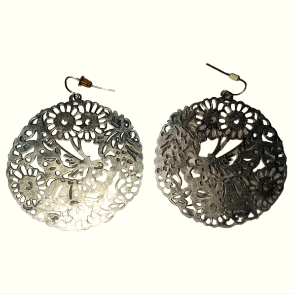 🛍️ 3 for $10 Gold circular earrings, floral cutout design - Picture 2 of 3